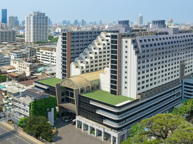 Twin Towers Hotel