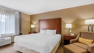 Comfort Inn & Suites East Moline Near I-80