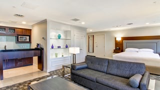 DoubleTree by Hilton Toronto Downtown