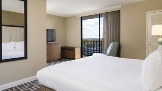 DoubleTree by Hilton Jacksonville Riverfront