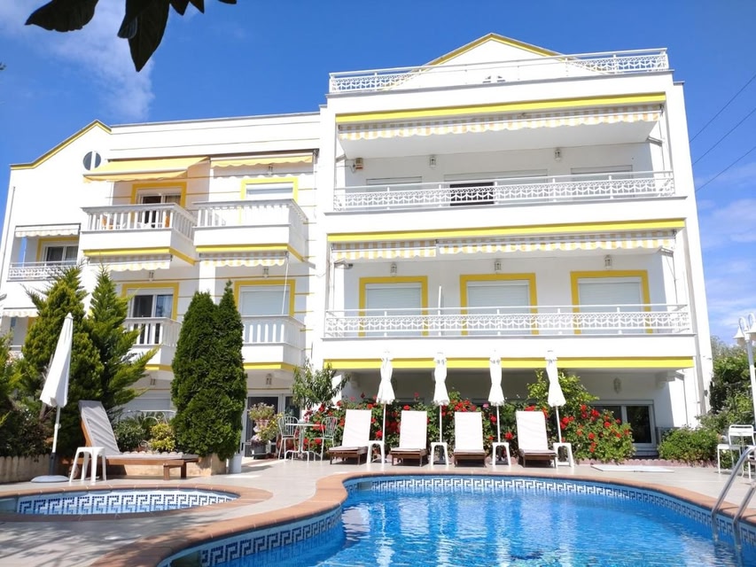 Ioli Apartments