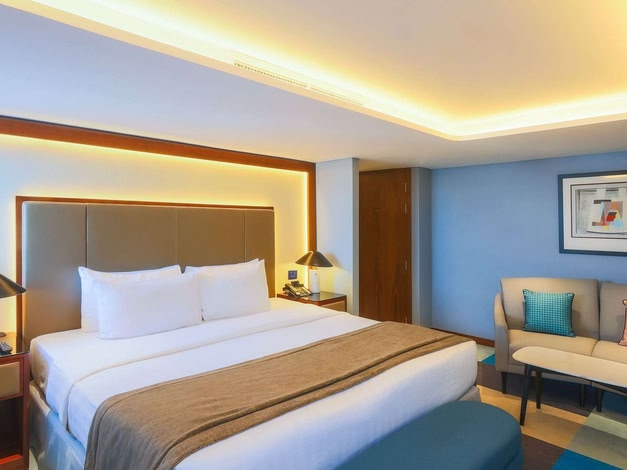 Queen Elizabeth 2 Hotel