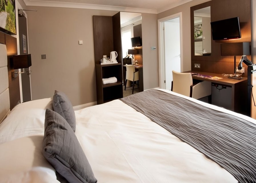 Da/per Riverside Hotel Riverside Hotel, Cirencester - Skyscanner