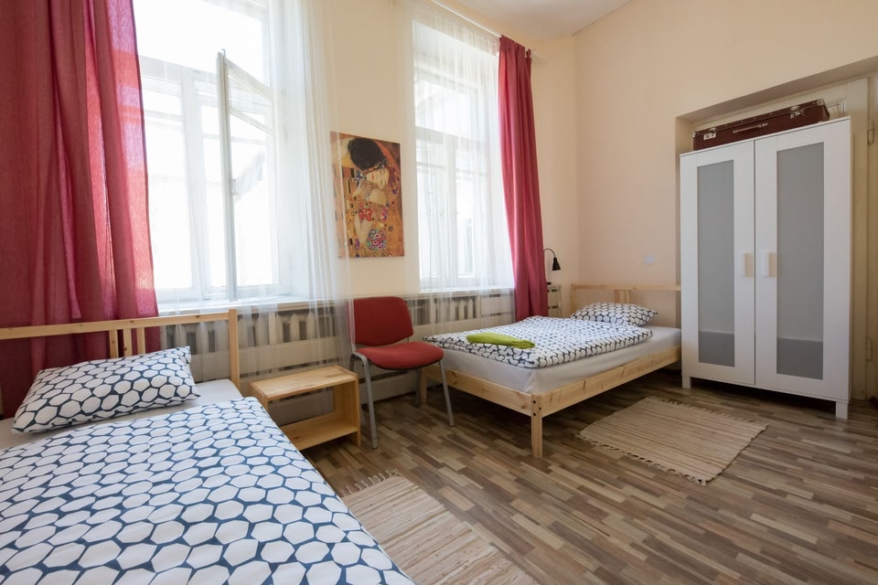 25 Hours Hostel