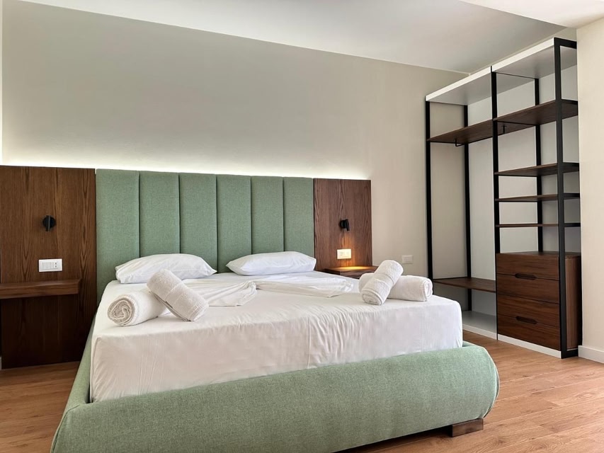 Eval Hotel