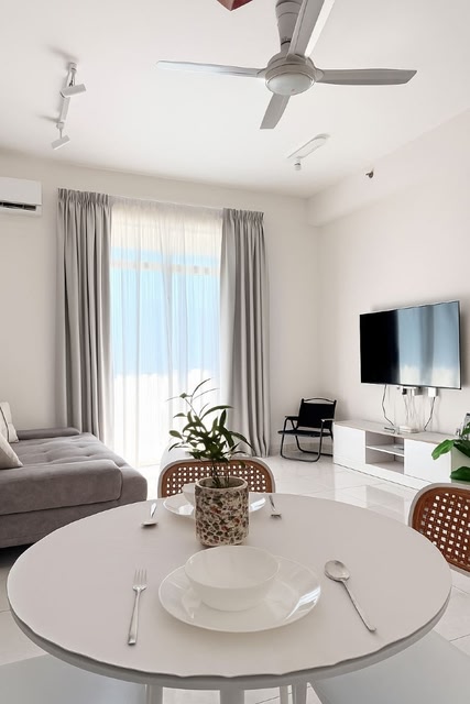 The Sun Executive Suite - Dolphin's Home