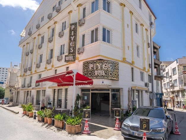 Piyes Otel