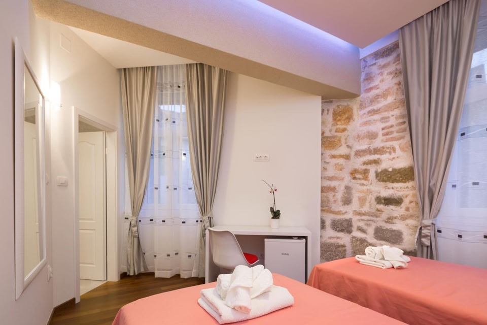 Riva Rooms