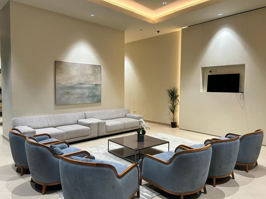 Private Room in 3BR Ultra-Luxury-High-Rise Apartment Next to Burj ...