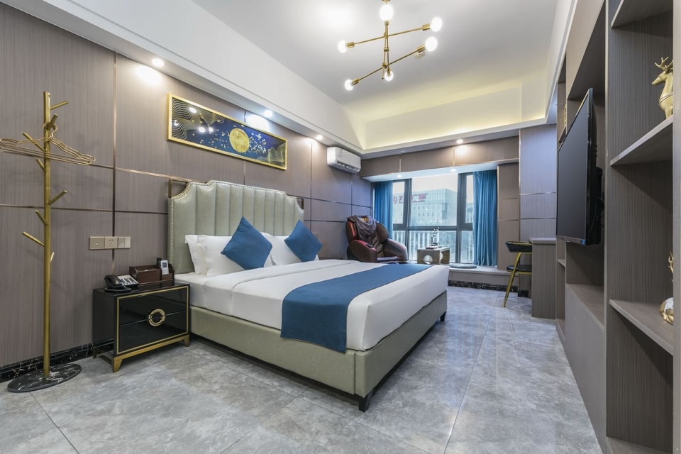 Peninsula Time Hotel