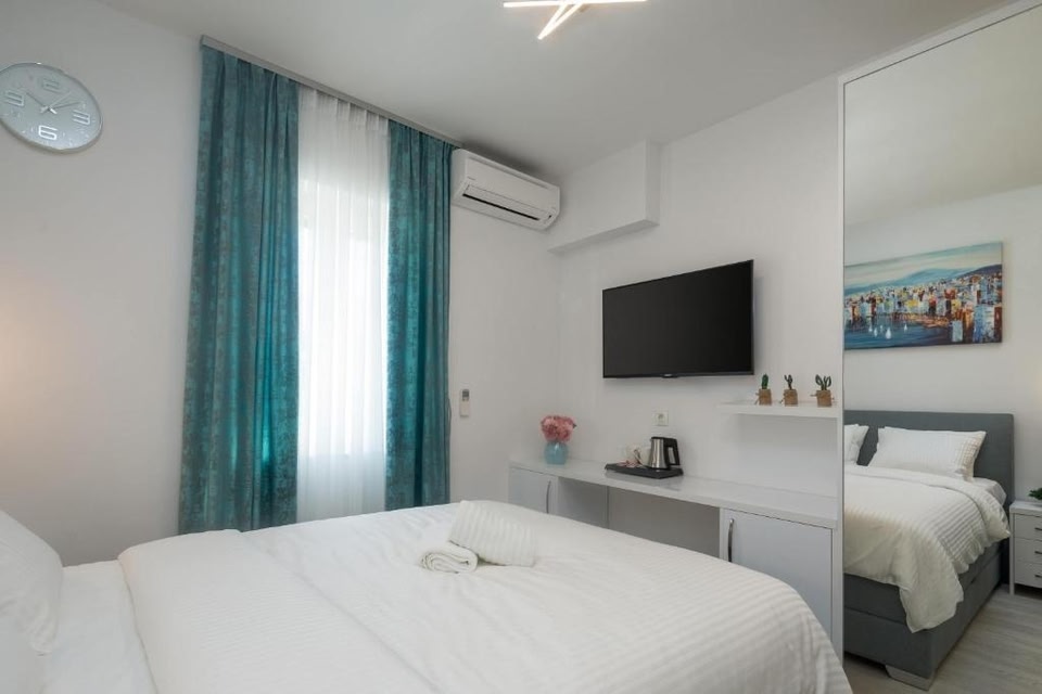 Luxury Studios & Rooms Seven