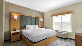La Quinta Inn & Suites by Wyndham Coralville Iowa City