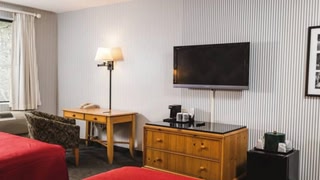 Williamsburg Woodlands Hotel & Suites, an Official Colonial Williamsburg Hotel