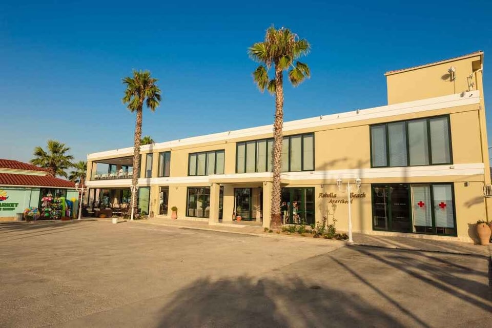 Robolla Beach Aparthotel