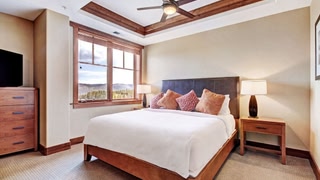 Luxury One Bedroom  At Base Of Peak 8! Condo by RedAwning