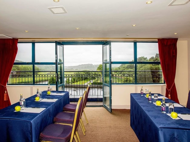 Riverside Park Hotel