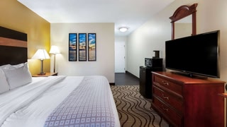 La Quinta Inn by Wyndham Sandusky Near Cedar Point