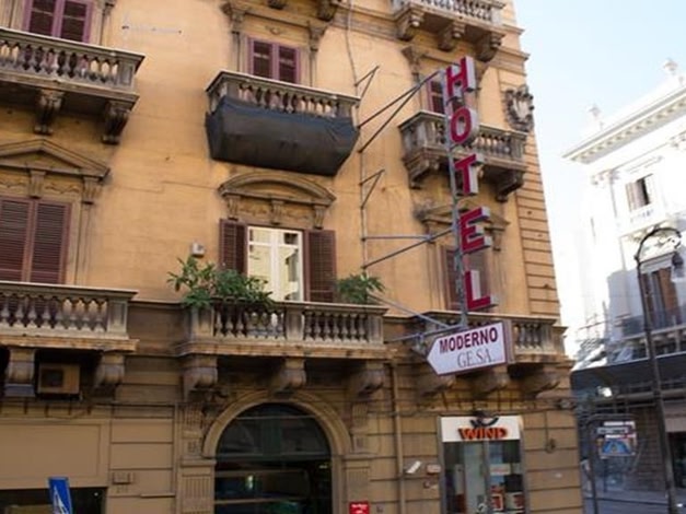 38 Aira Hotels