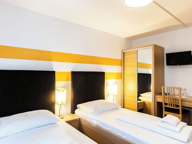 Lenas Donau Hotel