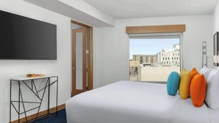 The Art Hotel Denver, Curio Collection by Hilton