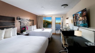Natura Vue Resort & Boathouse