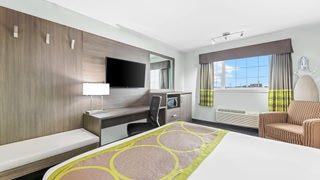 Super 8 by Wyndham Saskatoon Near Saskatoon Airport