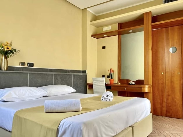 Hotel Suite Ares
