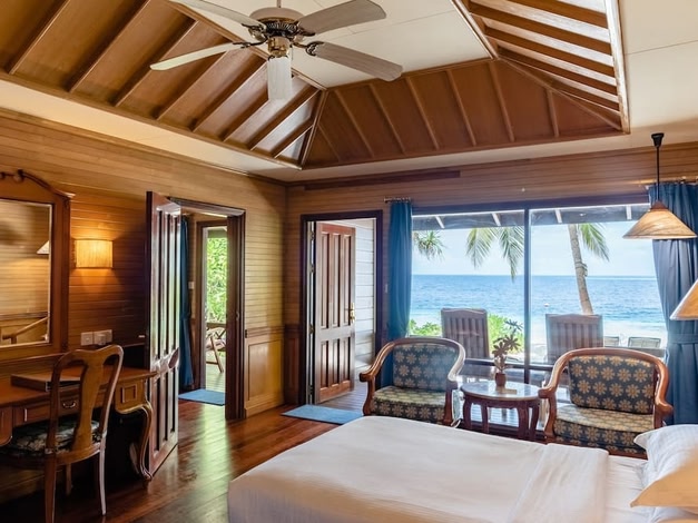Royal Island Resort