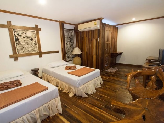 Tropical Garden Bungalow