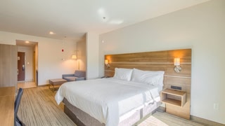 Holiday Inn Express & Suites Gulf Shores by IHG