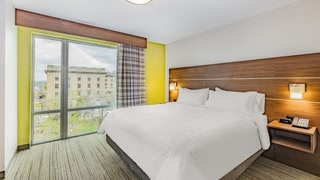 Holiday Inn Express & Suites Lincoln Downtown by IHG