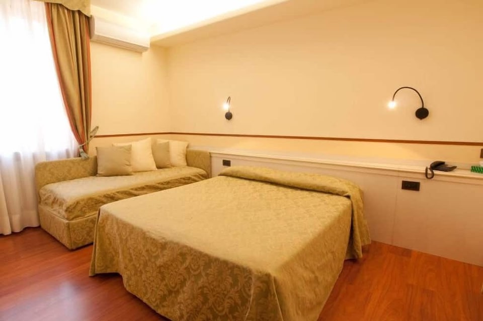 Hotel Corona