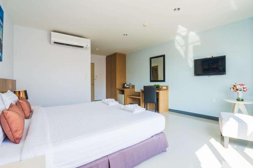elfbar nachfüll pod läuft aus Montree Phuket Hotel, Phuket: Hotel Reviews, Rooms & Prices main image 1