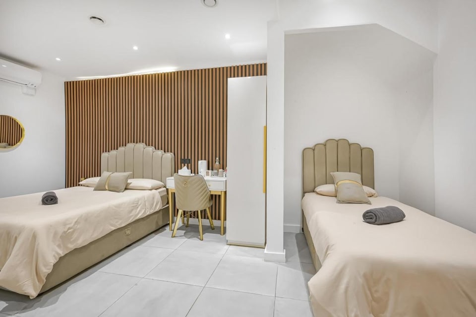 Studio 64, London Hotels - Skyscanner