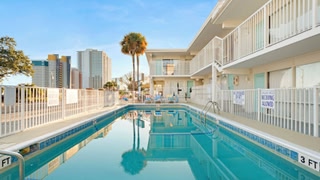 Fin's Inn & Suites