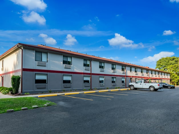 Red Roof Inn & Suites Vineland - Buena