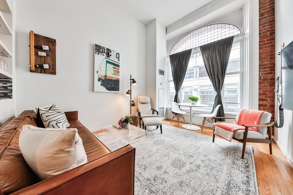 Historic Loft on King West w/ Underground Parking
