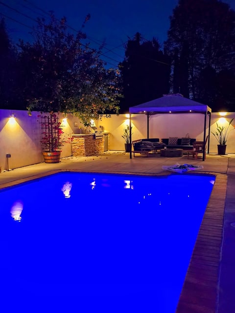 Tarjena Inj Luxurious Private - Entire Guest House | Modern, Los Angeles Hotels ...