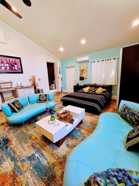 Tarjena Inj Luxurious Private - Entire Guest House | Modern, Los Angeles Hotels ...