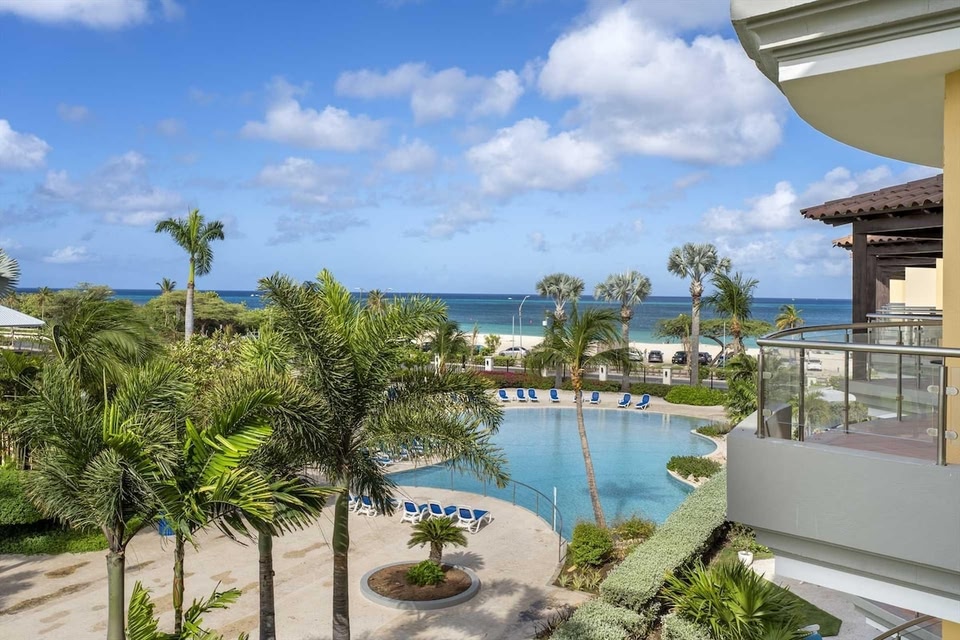 Beachfront - Brisas del Mar 2BR Condo - E324