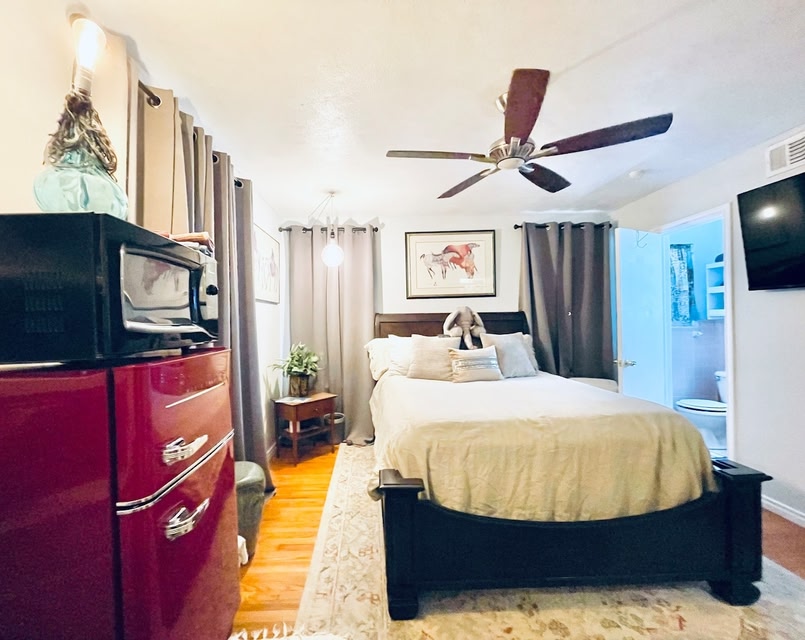 Pet-Friendly Queen - Private Bath & Entry - Nurses