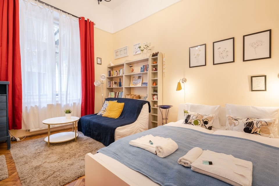 Pleasant Lair in the Center