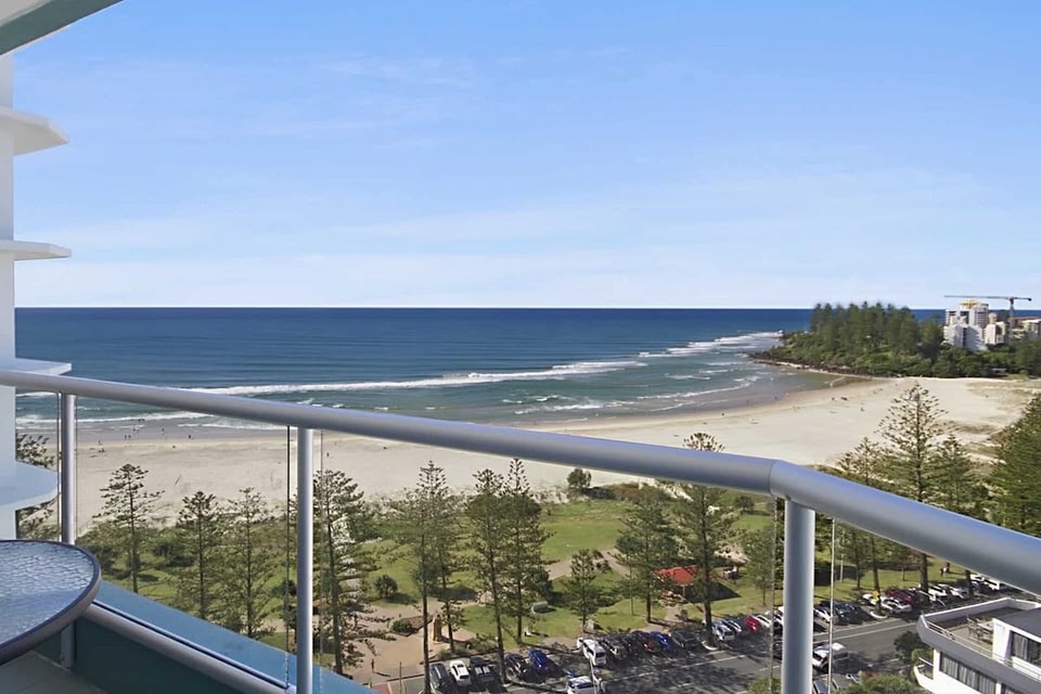 Ocean Plaza 1577 - Beachfront!