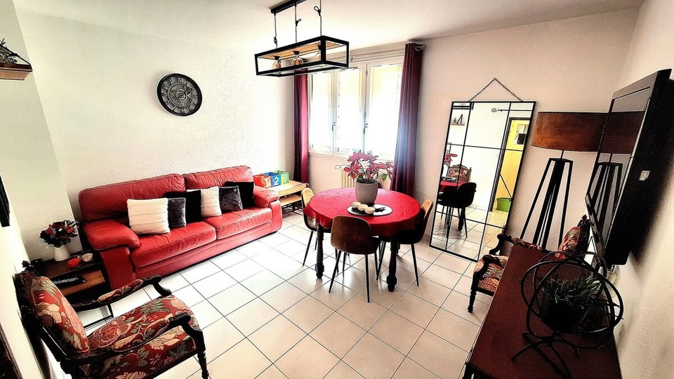 Downtown Apartment With Parking
