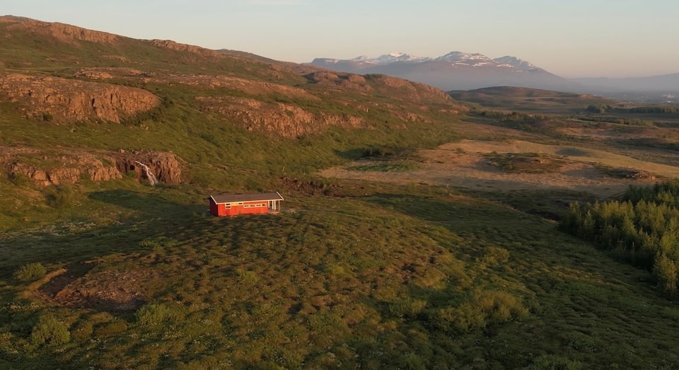 Off-grid Cabin