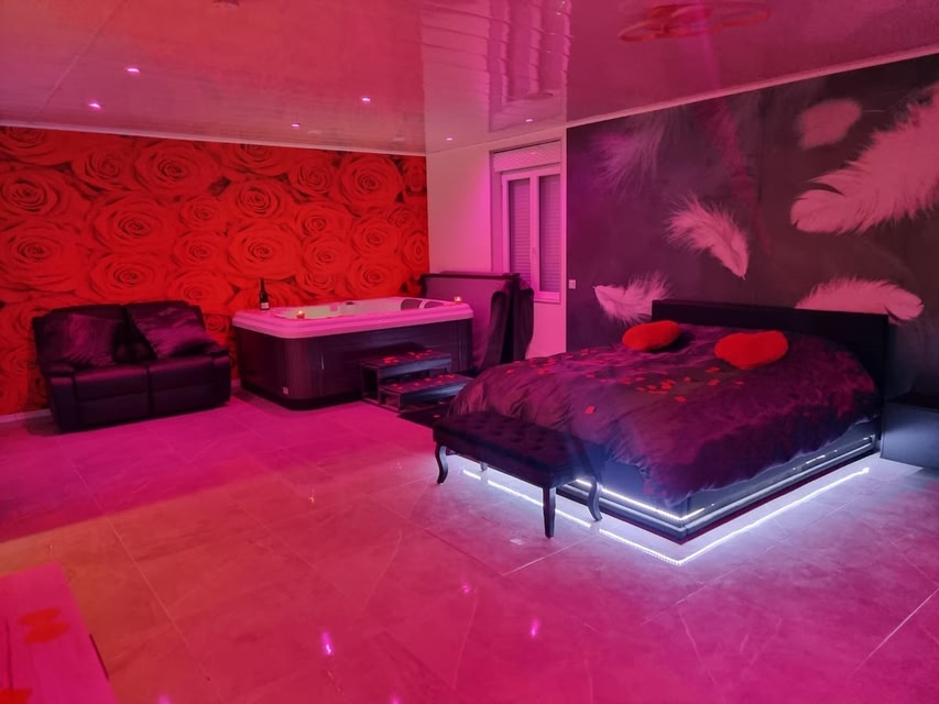 Love Room Hot tub