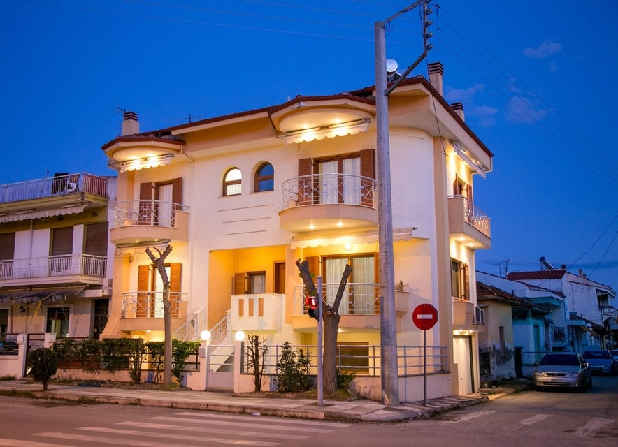 Vier Luxury House