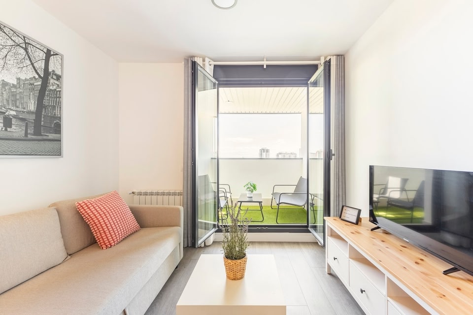 Air-conditioned Apartment and Parking