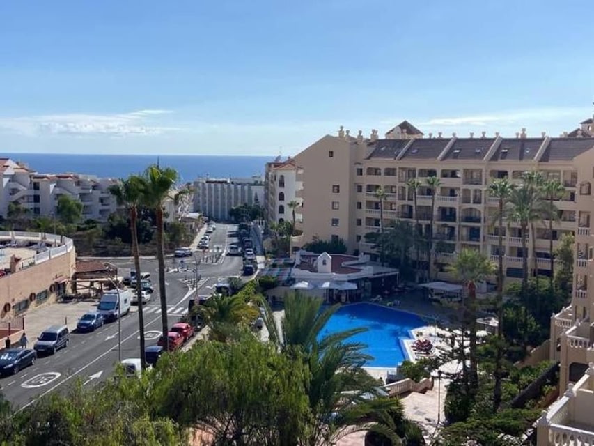 Top Floor Panoramic Studio, Heated Pool