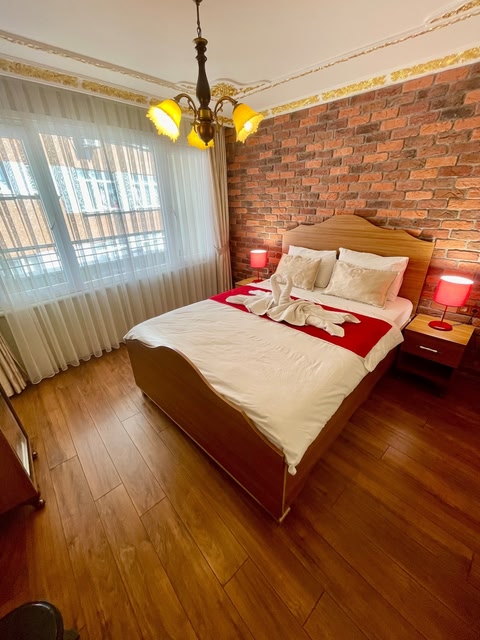 Spacious Double Room With Balcony